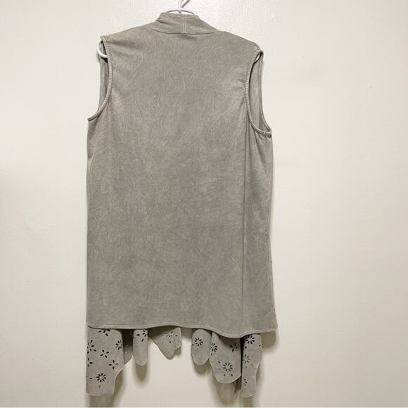 Joh Gray Faux Suede Vest with Cutout Design Hem - Picture 5 of 7